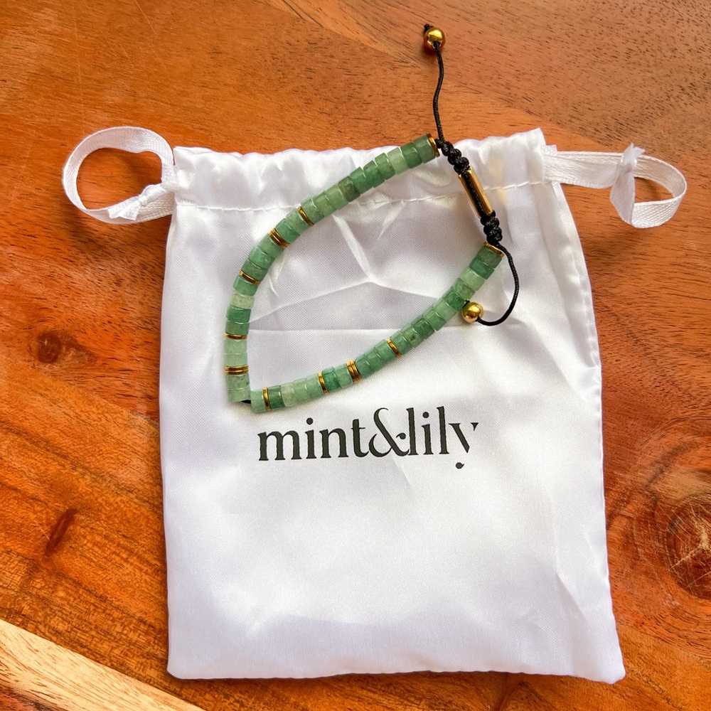 (mint & lily) green & gold beaded adjustable bracelet